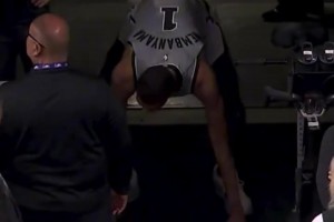 文班亚马搁少林寺进修回来通过“蛤蟆功”拉伸！ ...